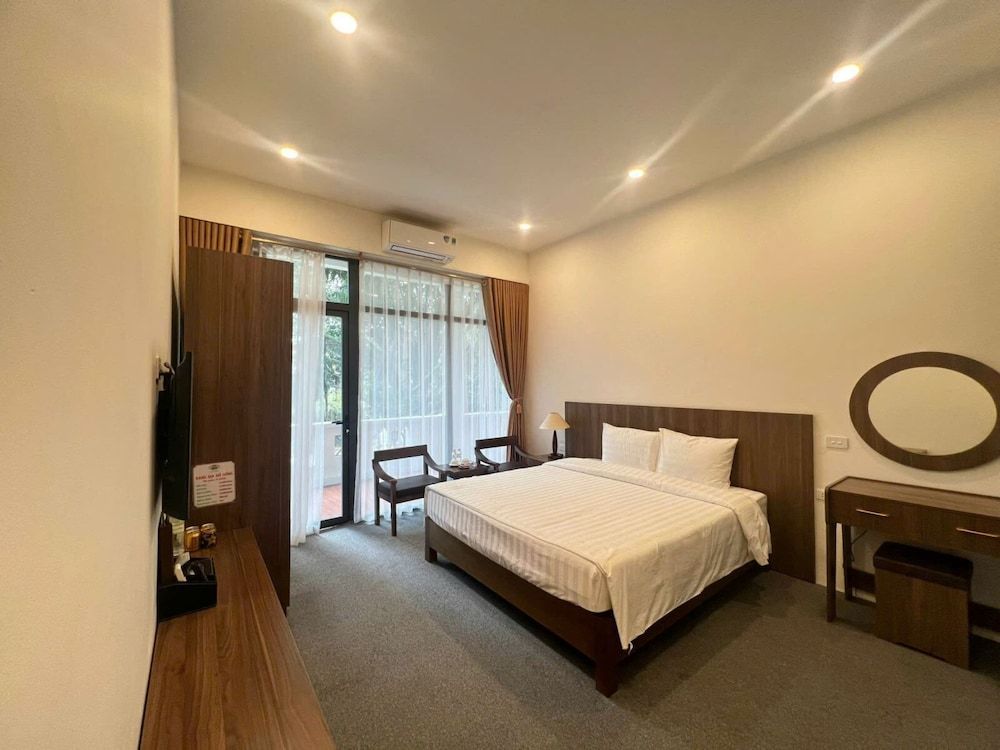 Him Lam Eco Resort Luxury Double or Twin Room, Balcony, Lake View 2