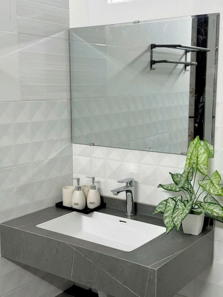 Sunset Garden Dorm Standard Single Room, Pool View 11