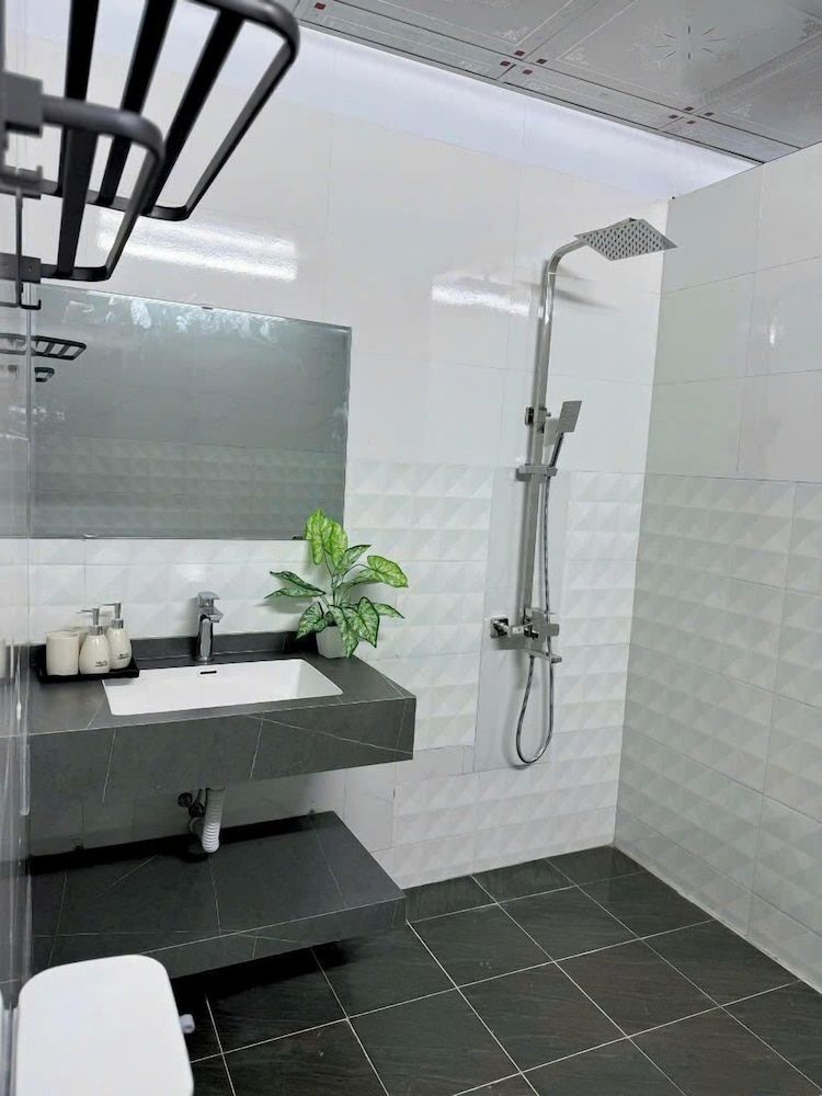 Sunset Garden Dorm Standard Single Room, Pool View 10