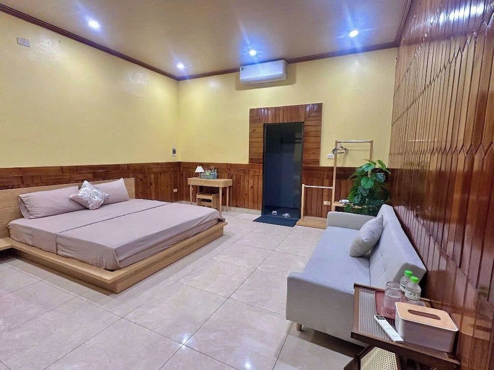 Sunset Garden Dorm Standard Triple Room, Courtyard View 16