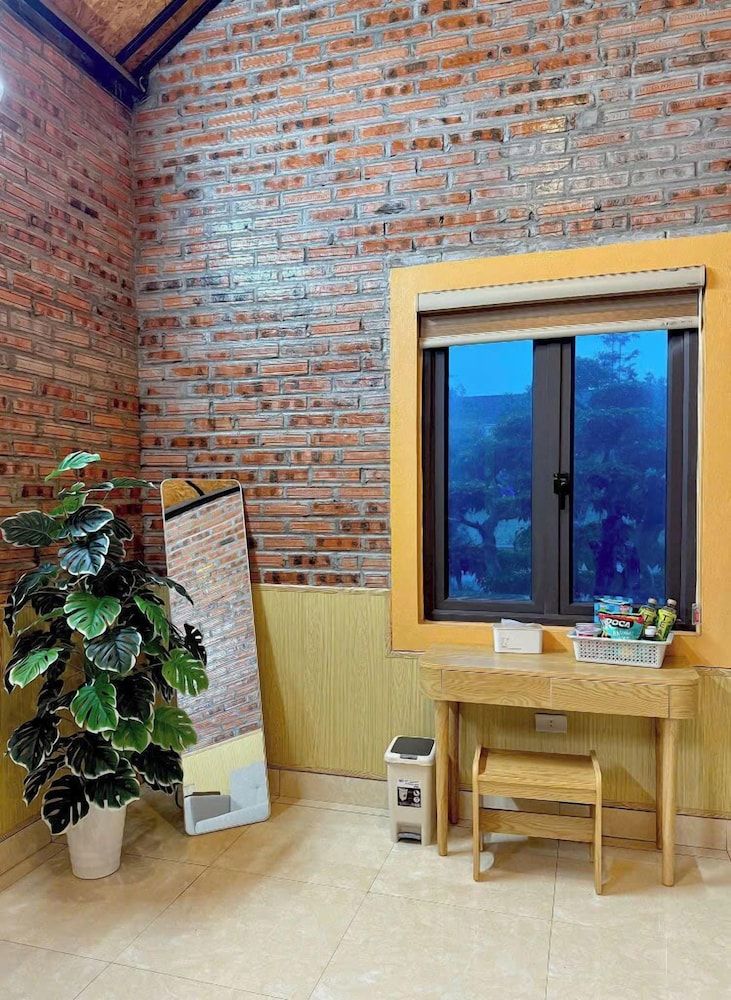 Sunset Garden Dorm Standard Triple Room, Courtyard View 9