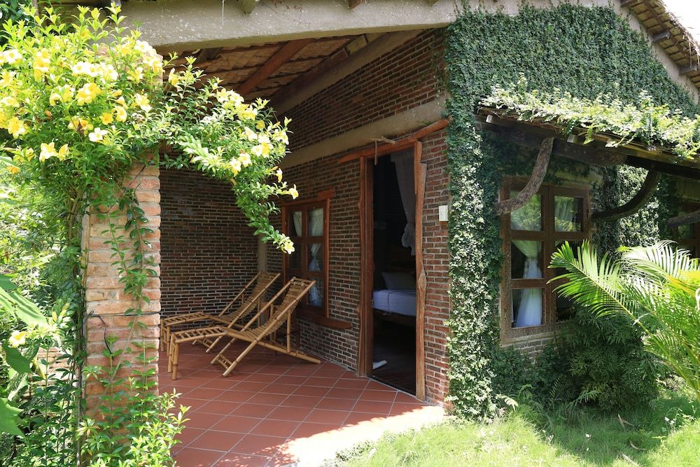 Vamxang Rustic Home Deluxe Triple Room, Garden View 8