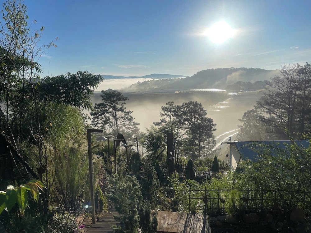 Mây Glamping Basic Tent, Patio, Hill View 10
