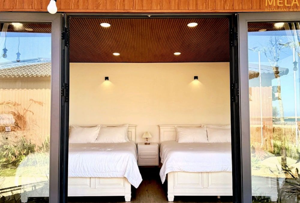 Melaka Ho Tram - Beachside Bungalows Deluxe Twin Room, Sea View 6