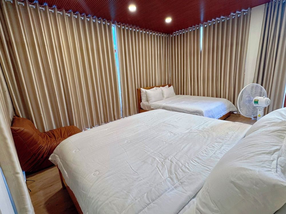 Melaka Ho Tram - Beachside Bungalows Deluxe Twin Room, Sea View 3