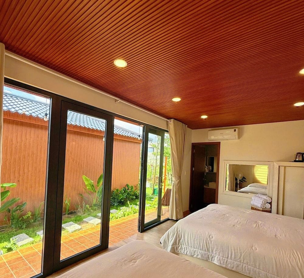 Melaka Ho Tram - Beachside Bungalows Deluxe Twin Room, Sea View 5
