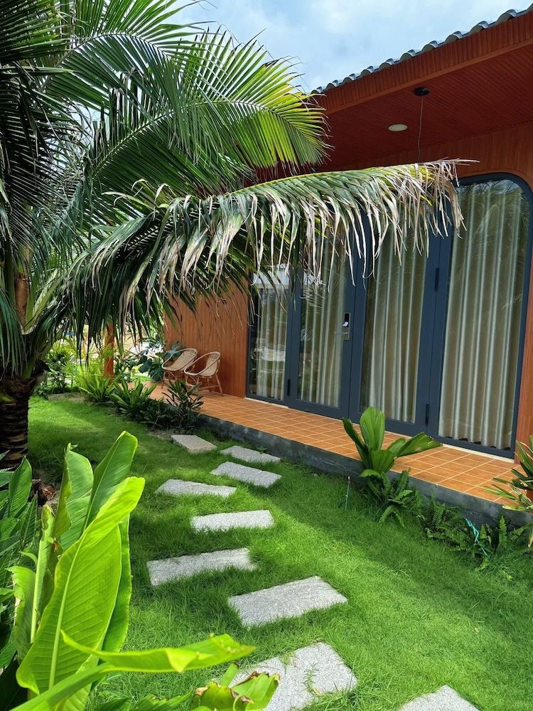 Melaka Ho Tram - Beachside Bungalows Deluxe Double Room, Sea View 7