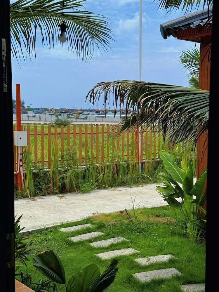 Melaka Ho Tram - Beachside Bungalows Deluxe Double Room, Sea View 8