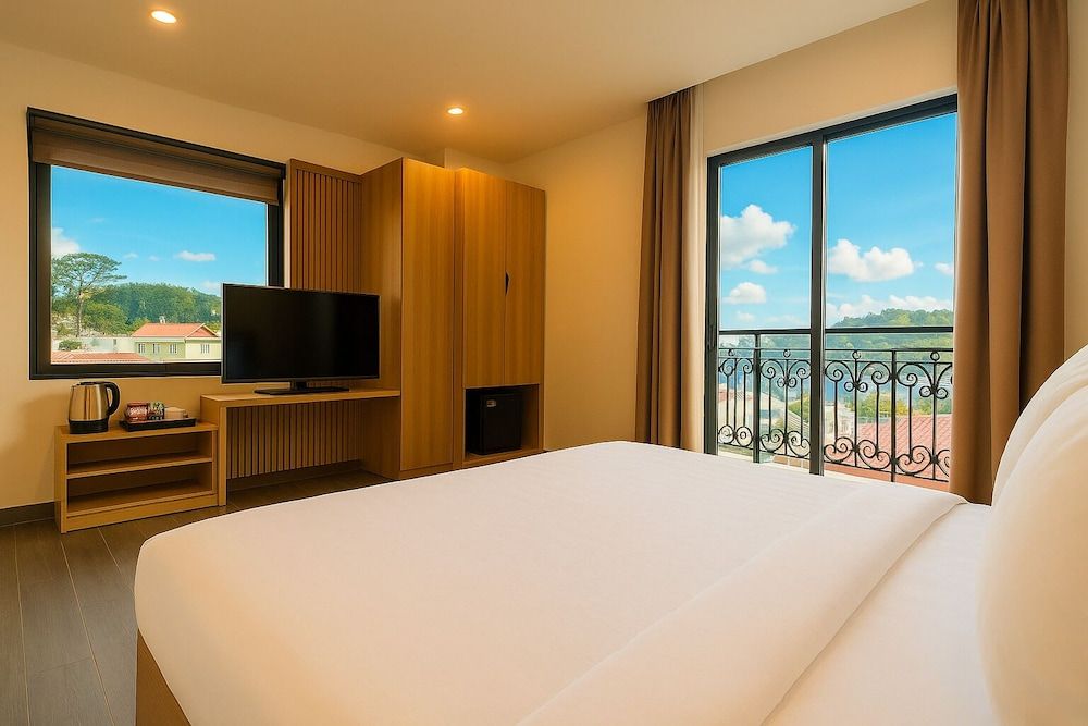 Amory Dalat Hotel Deluxe Double with Balcony