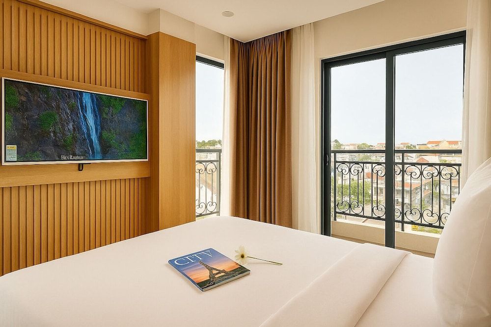 Amory Dalat Hotel Deluxe Double with Balcony 5