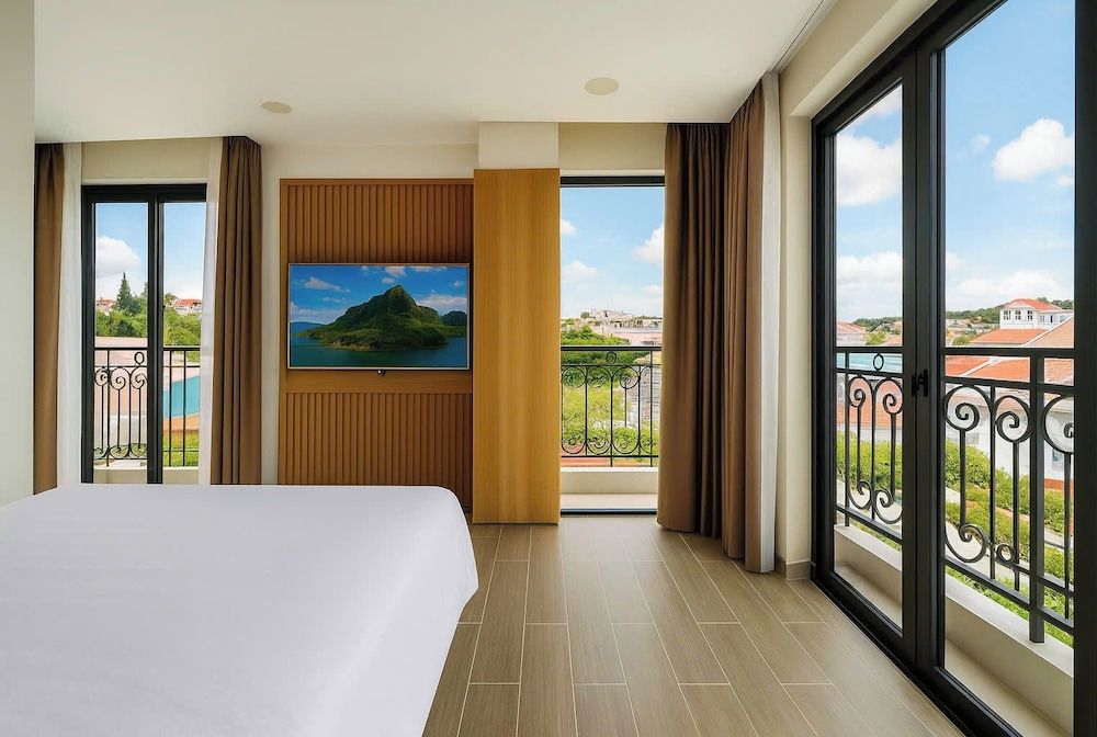 Amory Dalat Hotel Deluxe Double with Balcony 6