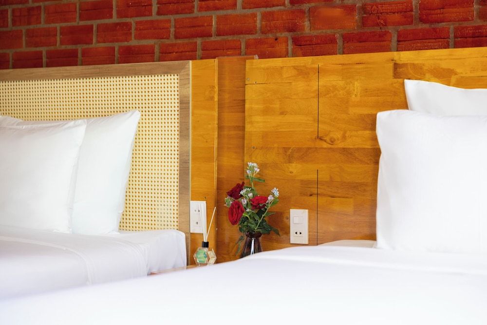 Siren Retreat Phu Quoc Deluxe Triple Room, Garden View 6