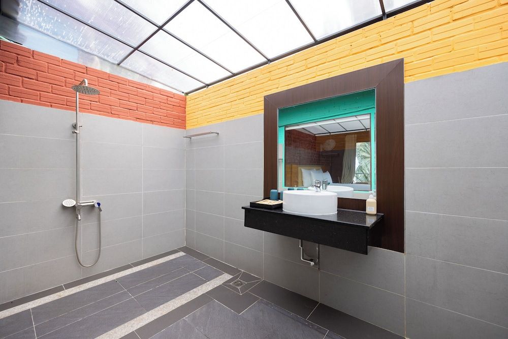 Siren Retreat Phu Quoc Deluxe Triple Room, Garden View 12