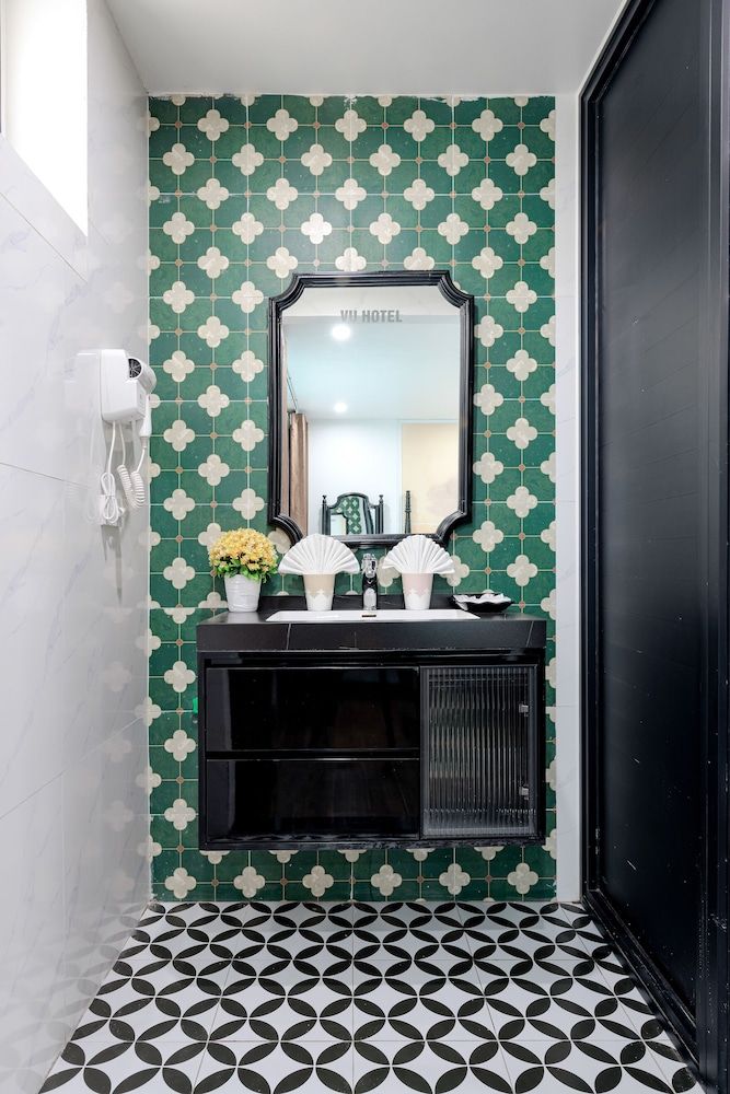 Vũ Hotel Deluxe Quadruple Room, Mountain View 6