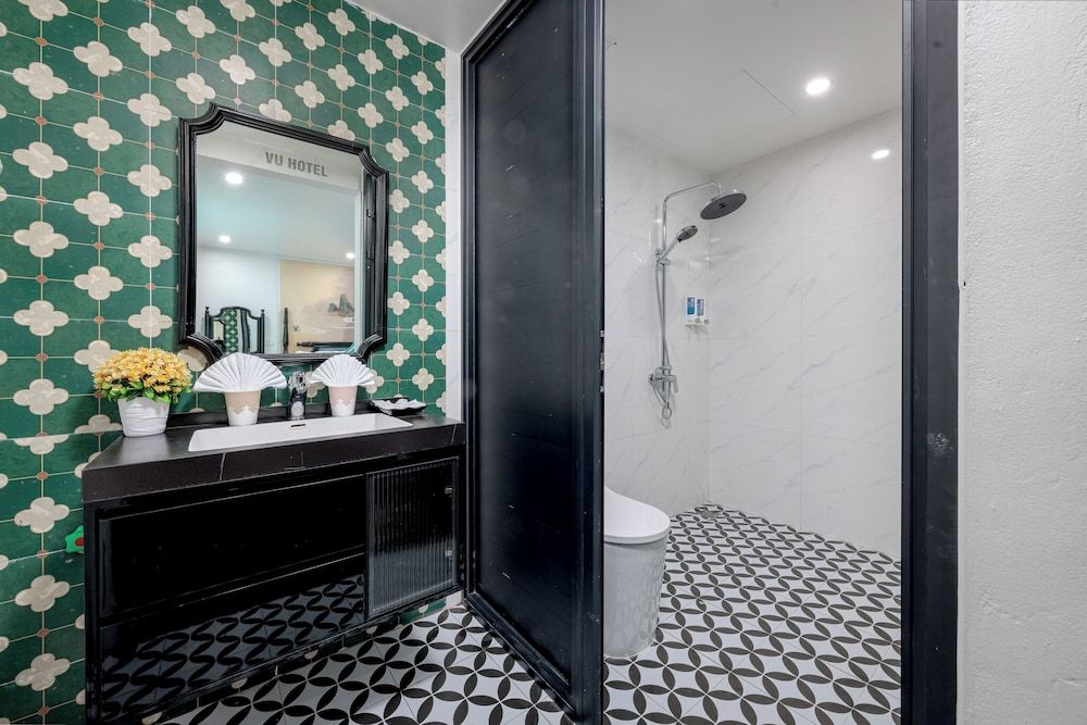 Vũ Hotel Deluxe Quadruple Room, Mountain View 7