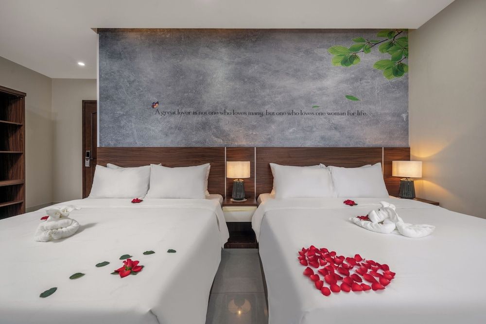 KLY Hotel Vung Tau Deluxe Quadruple Room, City View 6