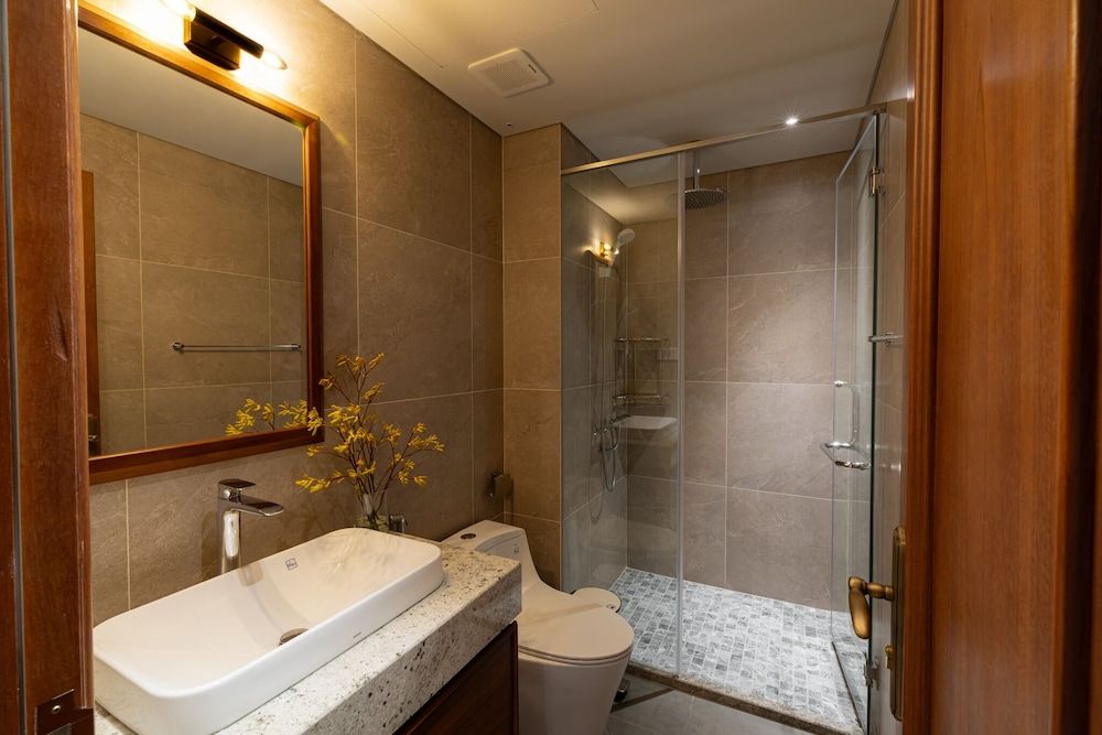 Sunflower Apartment - Suite by THC Group Luxury Apartment 4