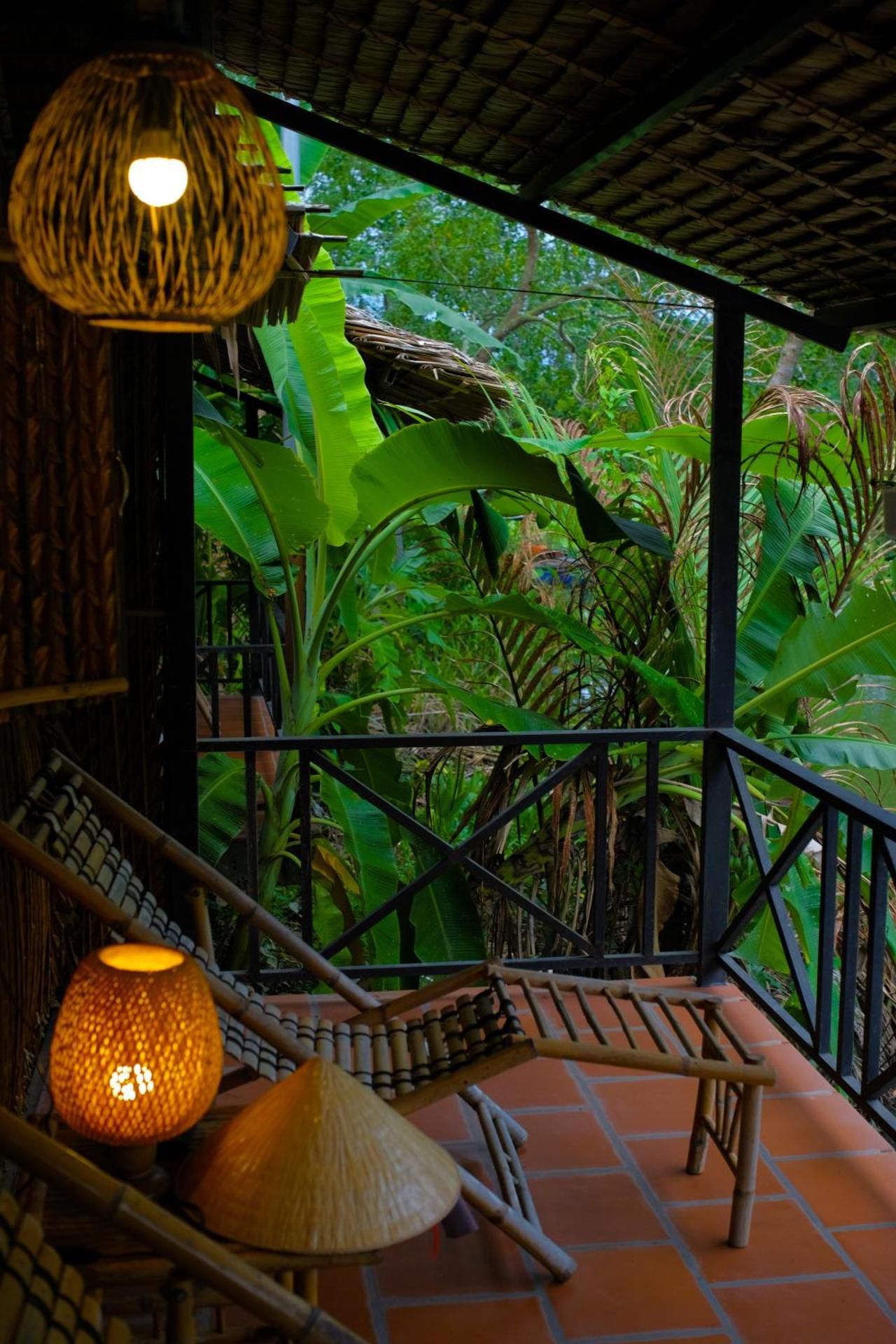 Deluxe Bungalow - Riverfront