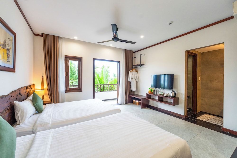 Mayci Eco Boutique Hotel Hoi An Deluxe Triple Room, Balcony 4