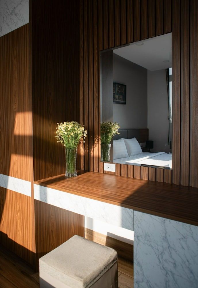 West Lake Hotel Basic Room, 1 King Bed 18