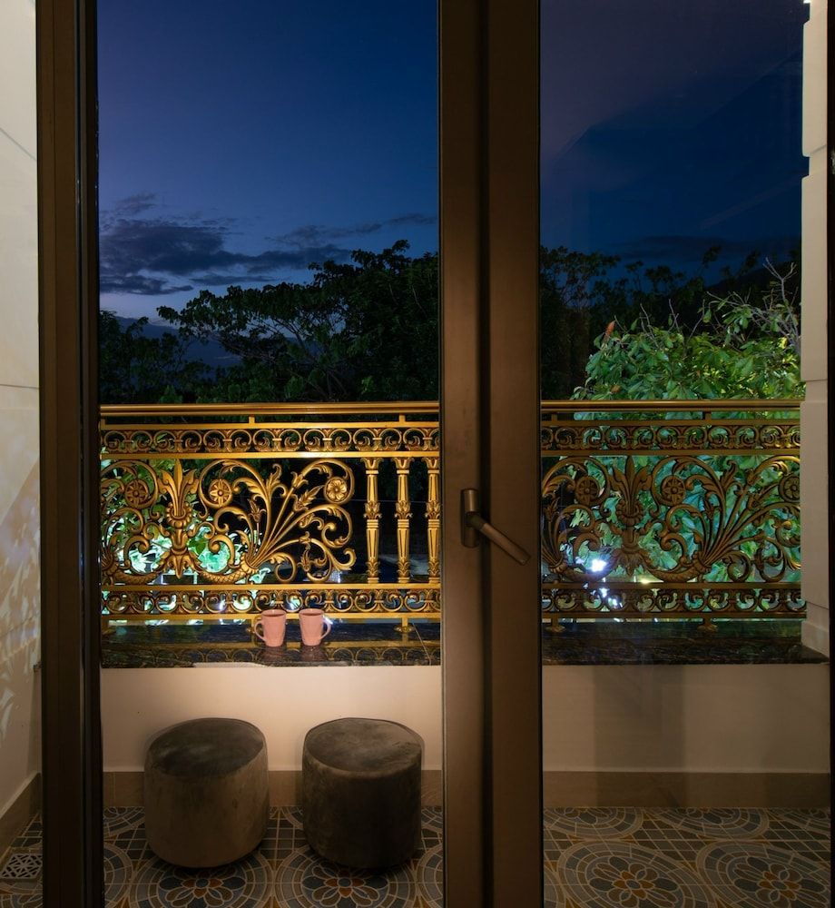 West Lake Hotel Basic Room, 1 King Bed 47