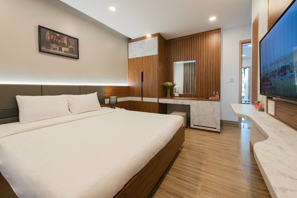 West Lake Hotel Basic Room, 1 King Bed 10