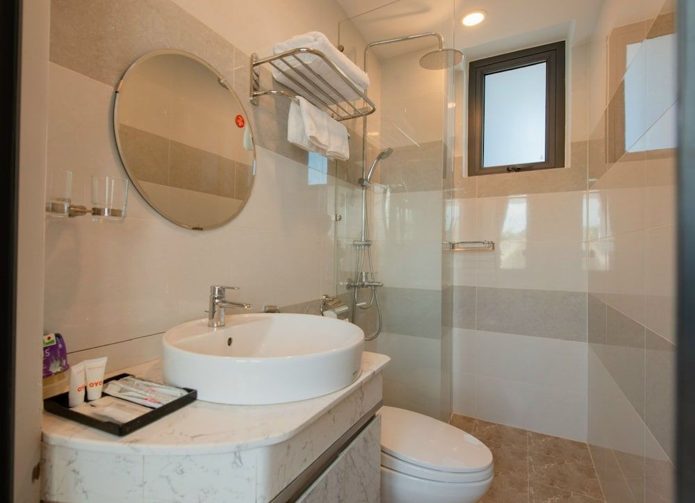 West Lake Hotel Basic Room, 1 Queen Bed 28