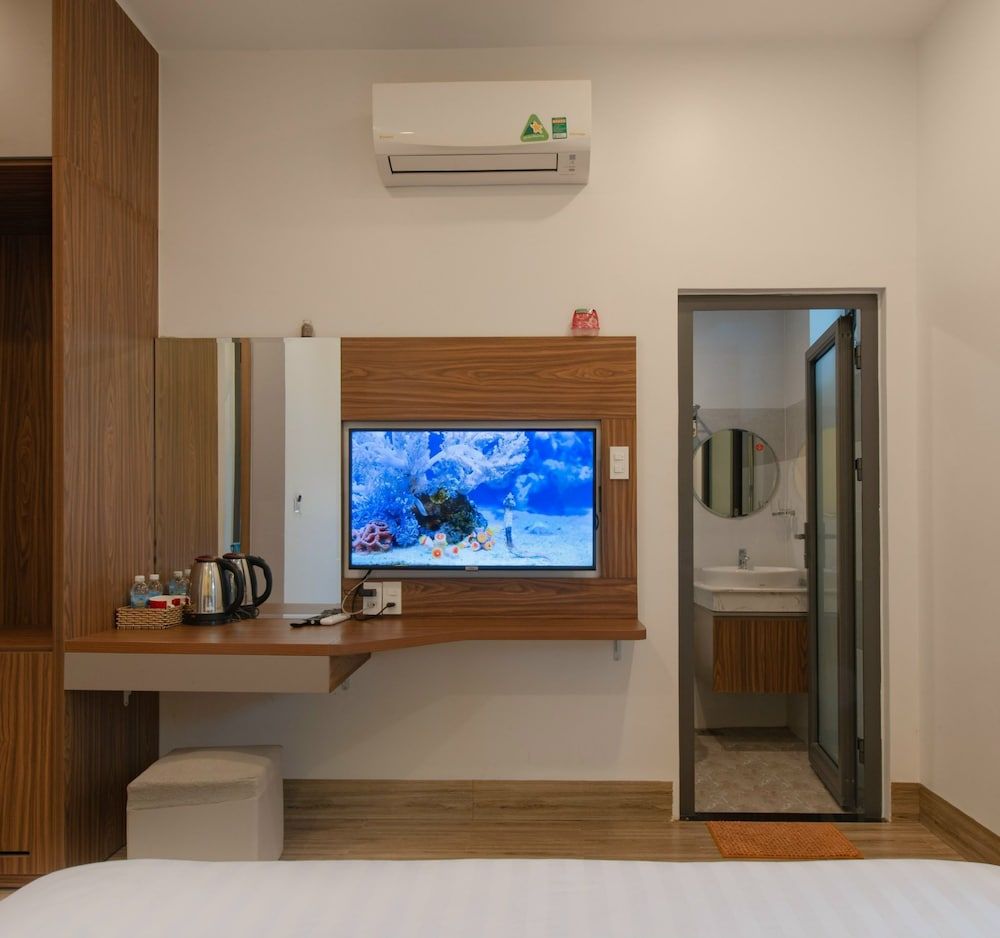 West Lake Hotel Basic Room, 1 Queen Bed 27