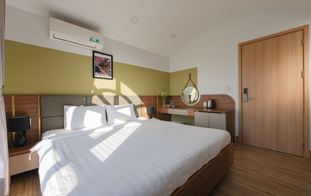 West Lake Hotel Basic Room, 1 King Bed 32