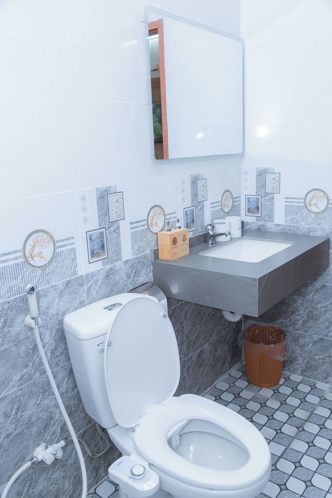 Minh Minh Nam 2 Hotel Economy Double Room 11