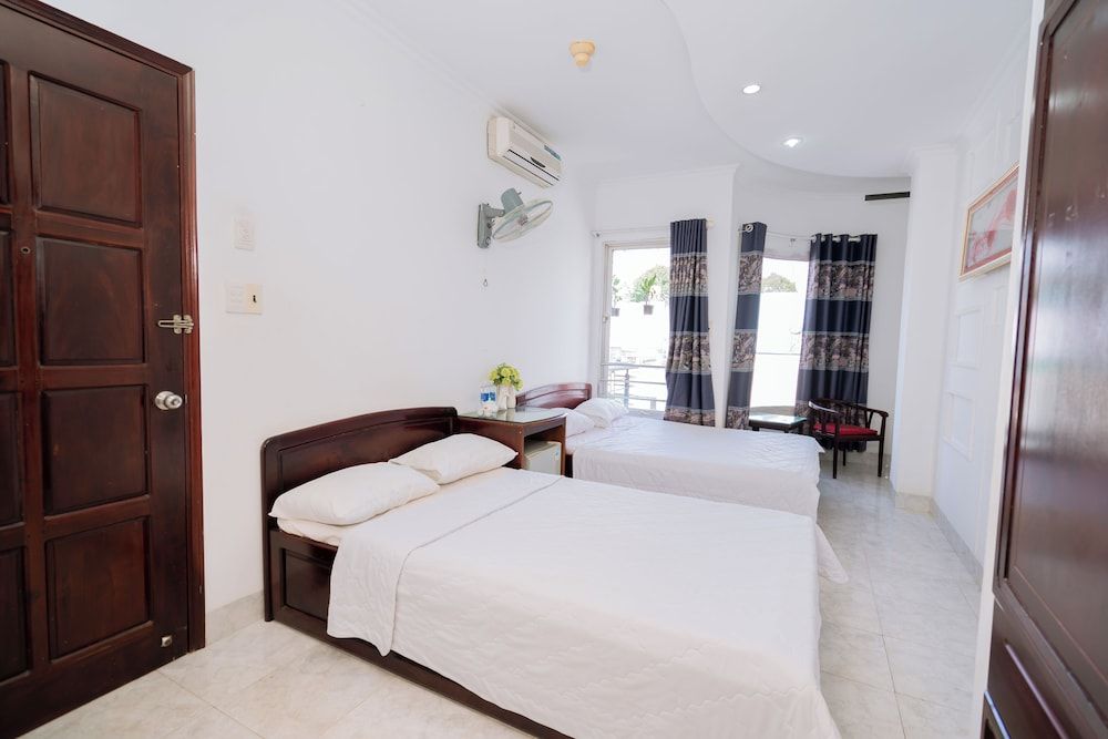 Family Quadruple Room, Bathtub, City View