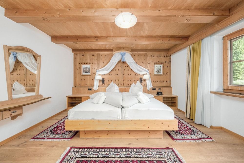 Double Room, Balcony, Mountain View