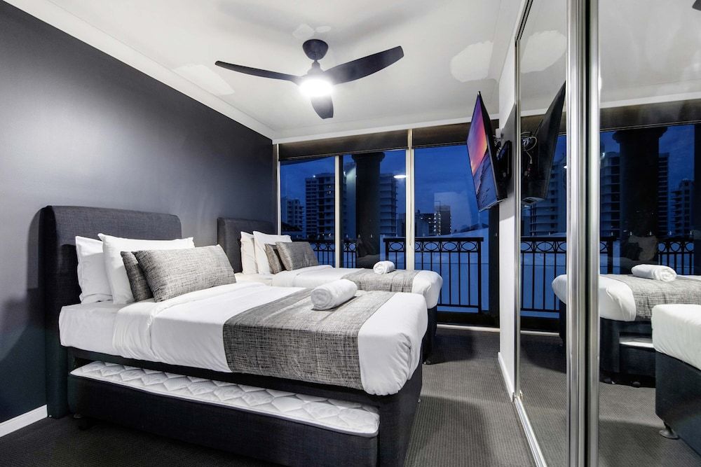 Chevron Renaissance - Wow Stay 3 Bedroom, 1 bathroom - Low floor 4