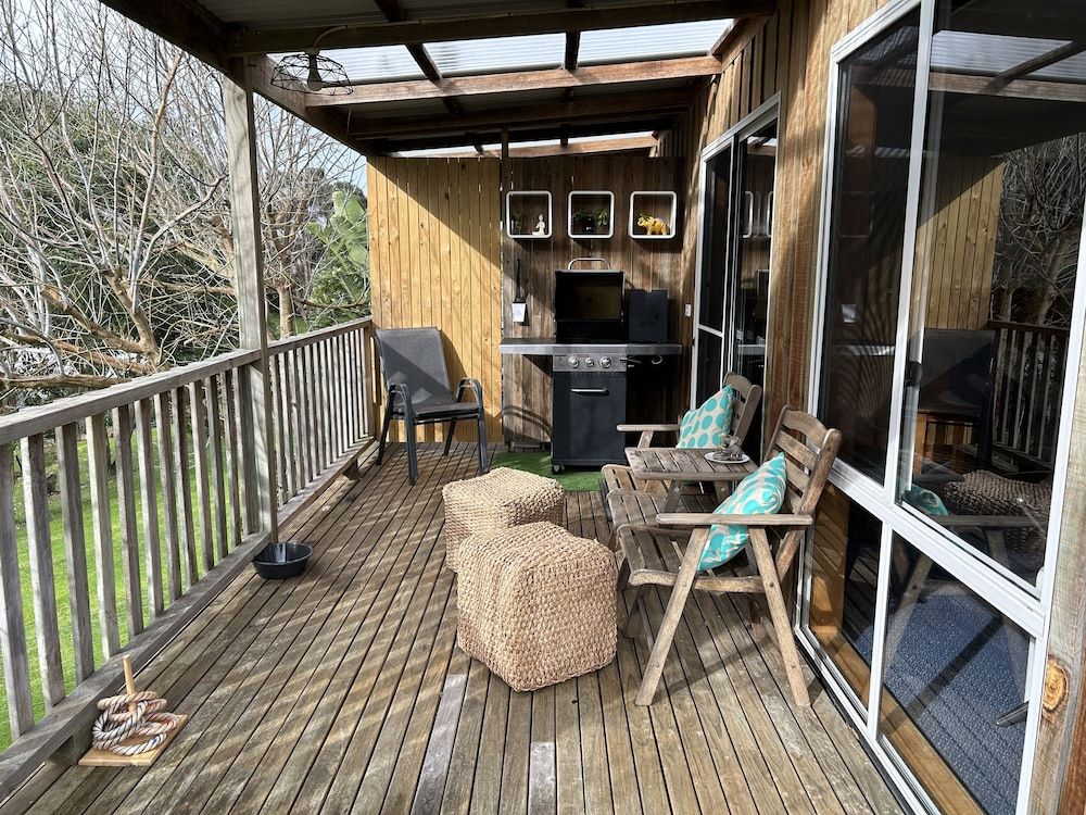 Clifton Beach Lodge Comfort Studio Suite, 1 Queen Bed, Non Smoking, Garden View 4