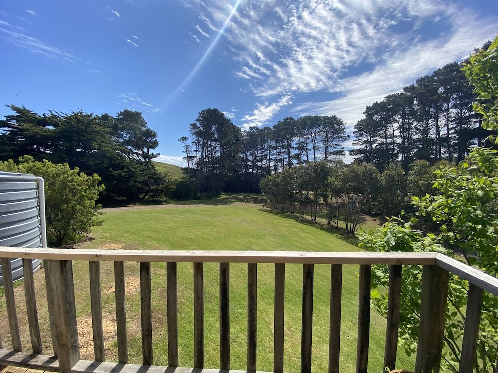 Clifton Beach Lodge Comfort Studio Suite, 1 Queen Bed, Non Smoking, Garden View 5