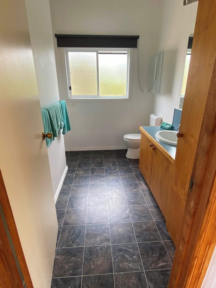 Clifton Beach Lodge Comfort Cabin 3