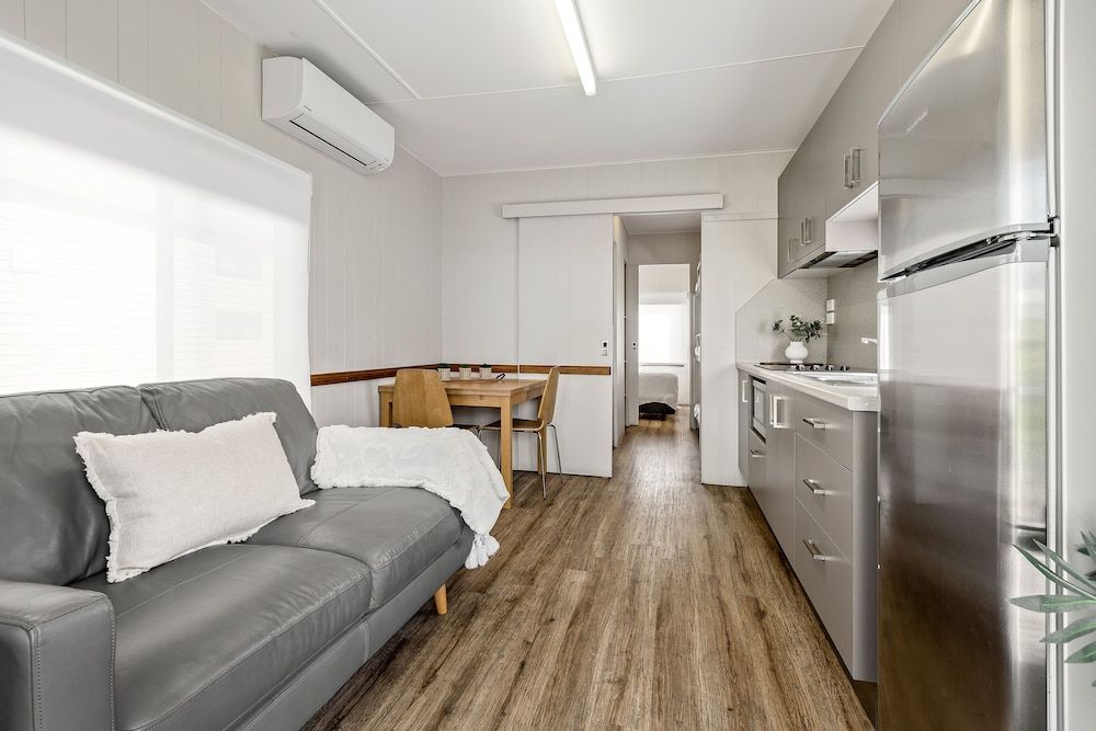 BIG4 Tasman Holiday Parks - Tathra Beach Economy Cabin, 1 Bedroom 3