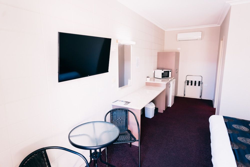 Motel Poinsettia Double Room 4