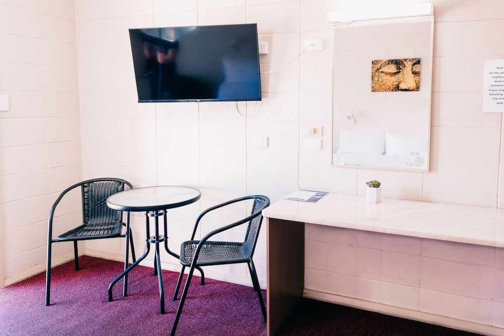 Motel Poinsettia Double Room 6