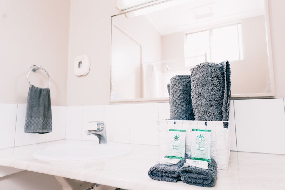 Motel Poinsettia Double Room 3