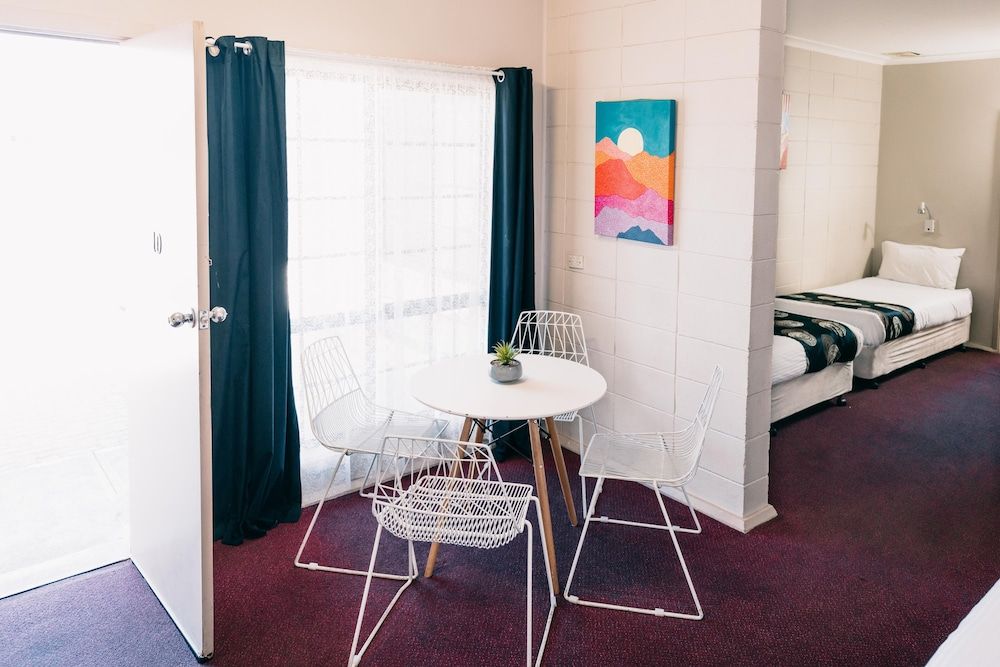 Motel Poinsettia Family Suite 7