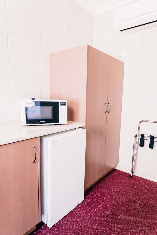 Motel Poinsettia Double Room 5