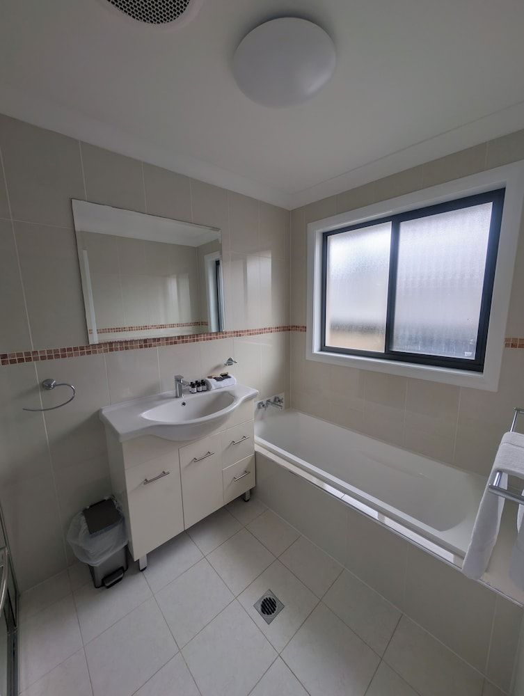 Lux Jesmond Standard Apartment, 3 Bedrooms 2