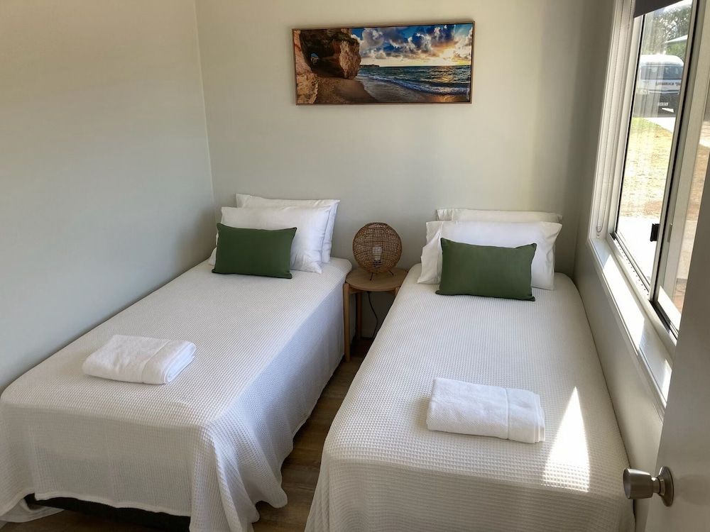 Longreach Private Apartments Apartment, Multiple Beds 2