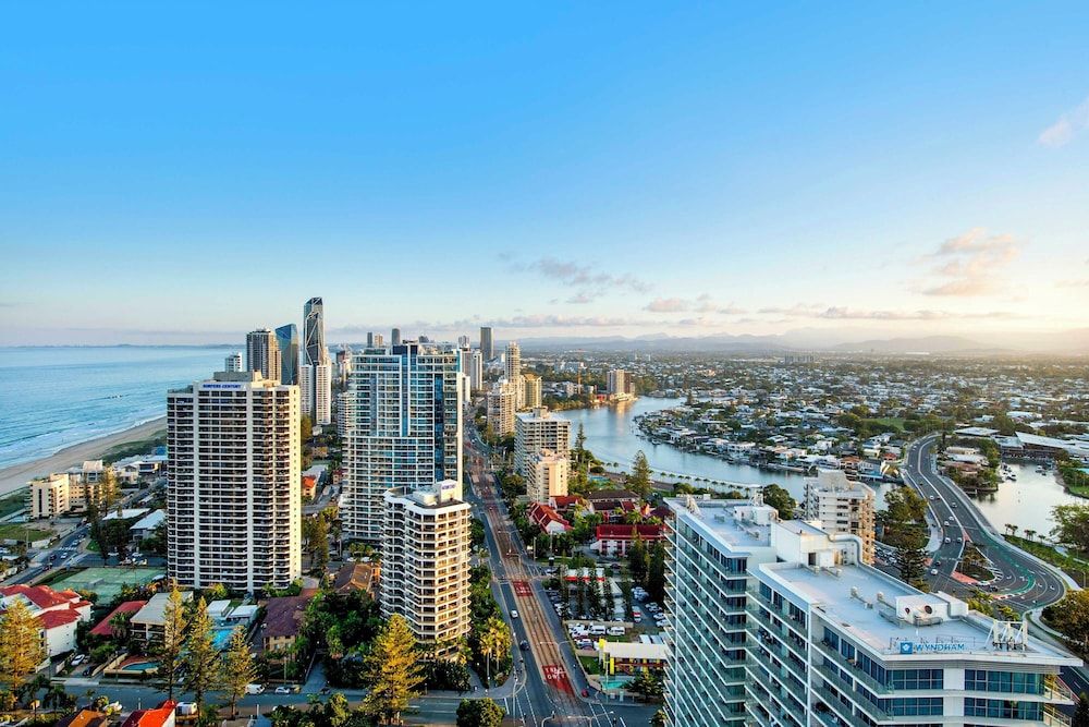 Private Q Tower Apartments - Wow Stay Converted 3 Bedroom Hinterland 4