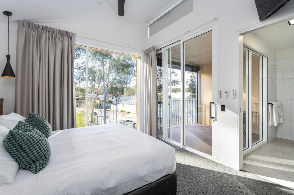 Deluxe Apartment, Accessible, Private Bathroom