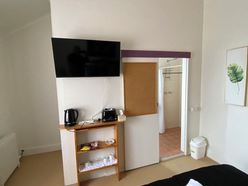 Ellstanmor Guesthouse Cooma Deluxe Triple Room 11