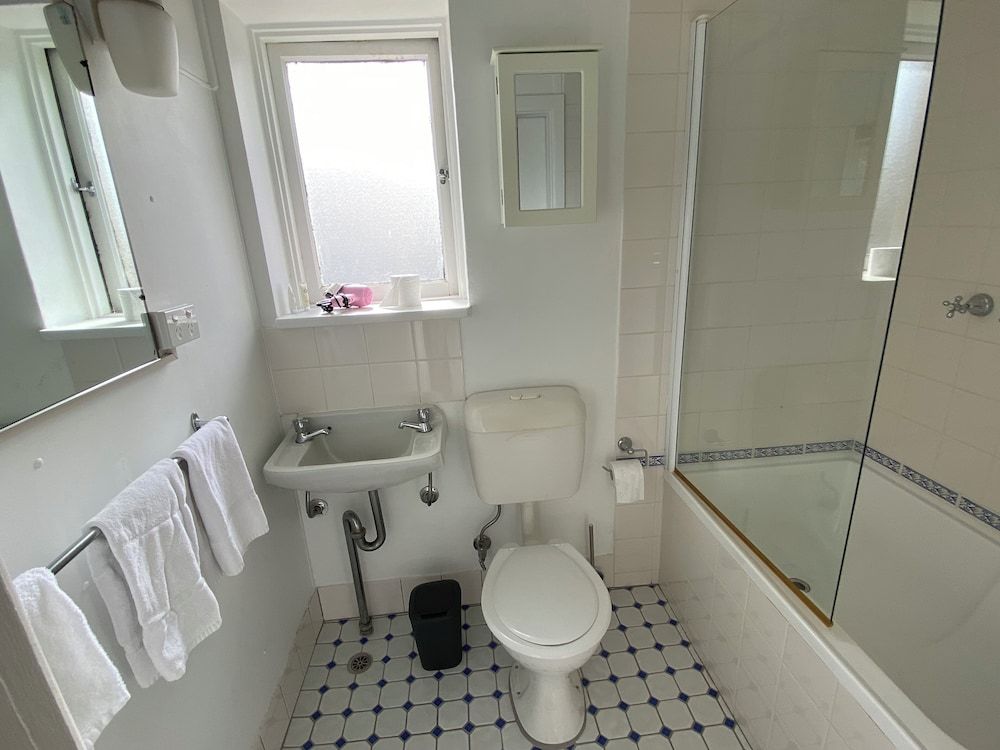 Ellstanmor Guesthouse Cooma Deluxe Triple Room 9