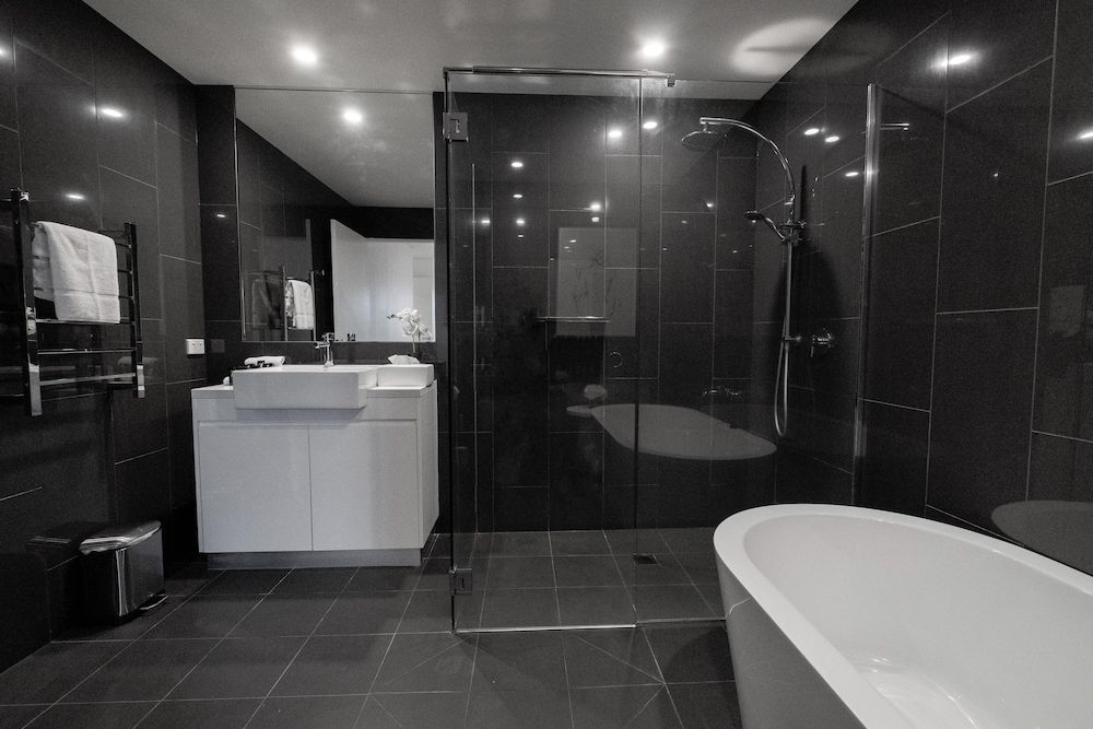 Apartments by the International Apartment, 4 Bedrooms 8