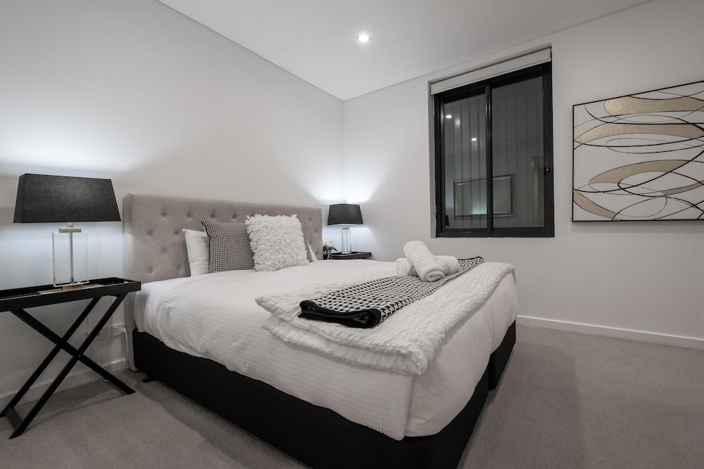 Apartments by the International Apartment, 4 Bedrooms 2